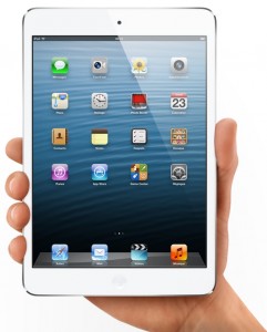 iPad Mini (et main d'adulte) iPad Mini (et main d'adulte)