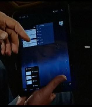 Tablette tactile Motorola HoneyComb - Vue verticale - Menu ouvert