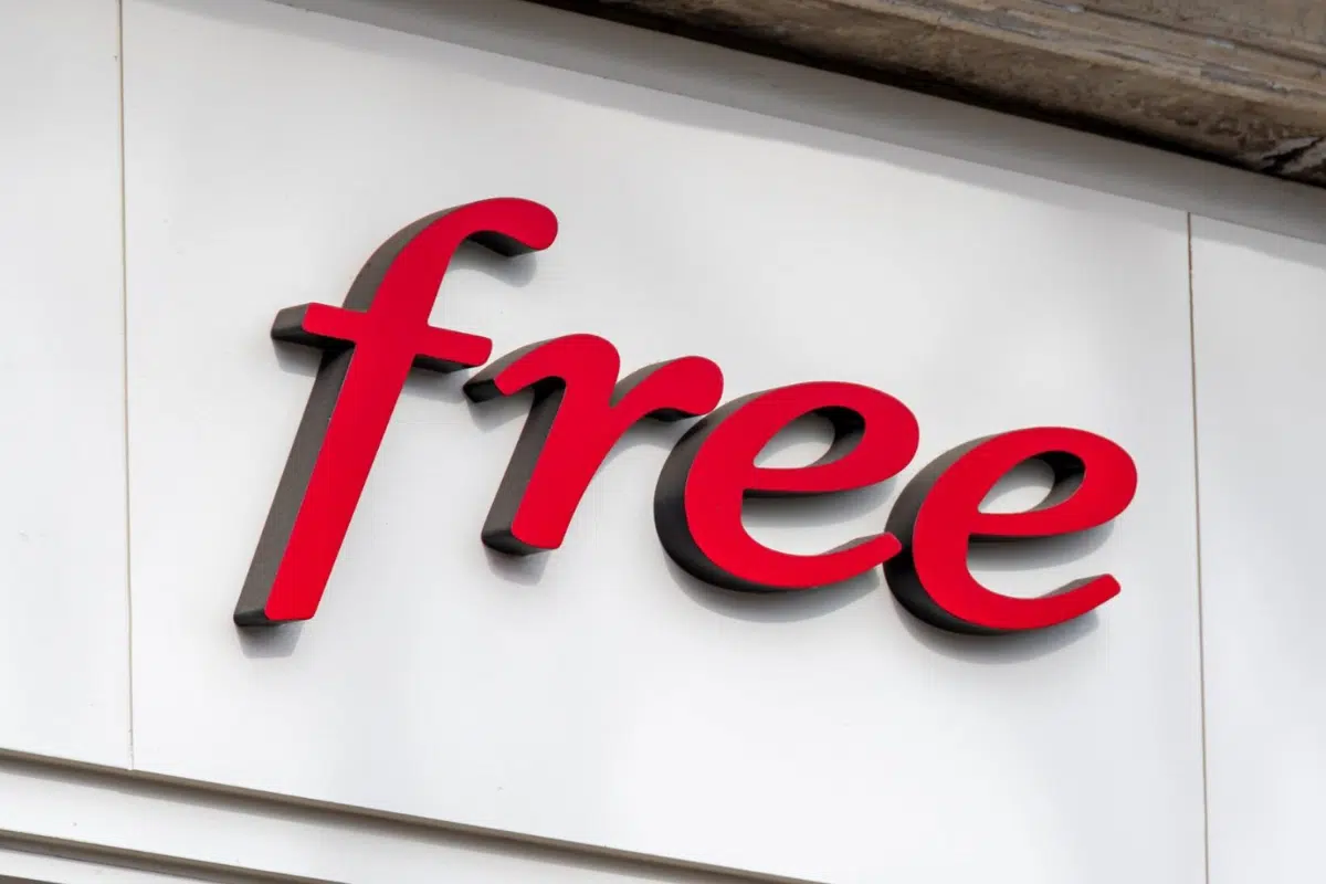 Devanture d'un magasin de l'opérateur Free