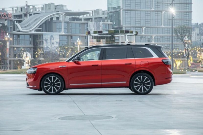 La Aito M9 de profil